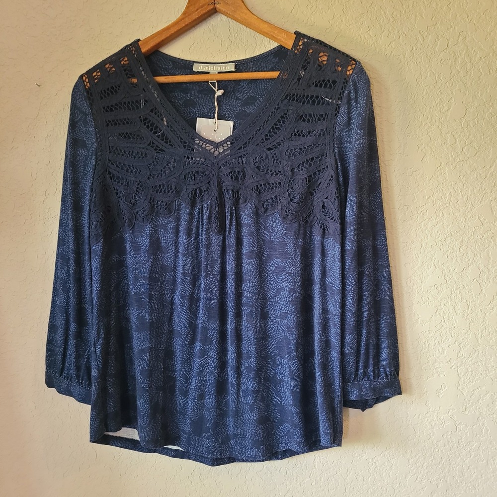 Daniel Rainn Womens Crochet Eyelet Blouse Top PS Blue Light Stretchy Cuff sleeve